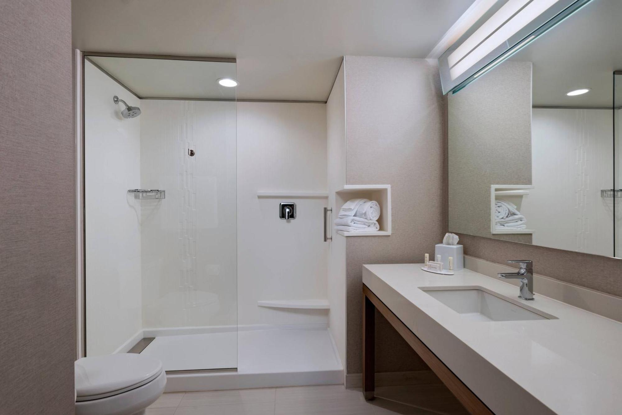 מלון Courtyard By Marriott Jackson מדיסון מראה חיצוני תמונה