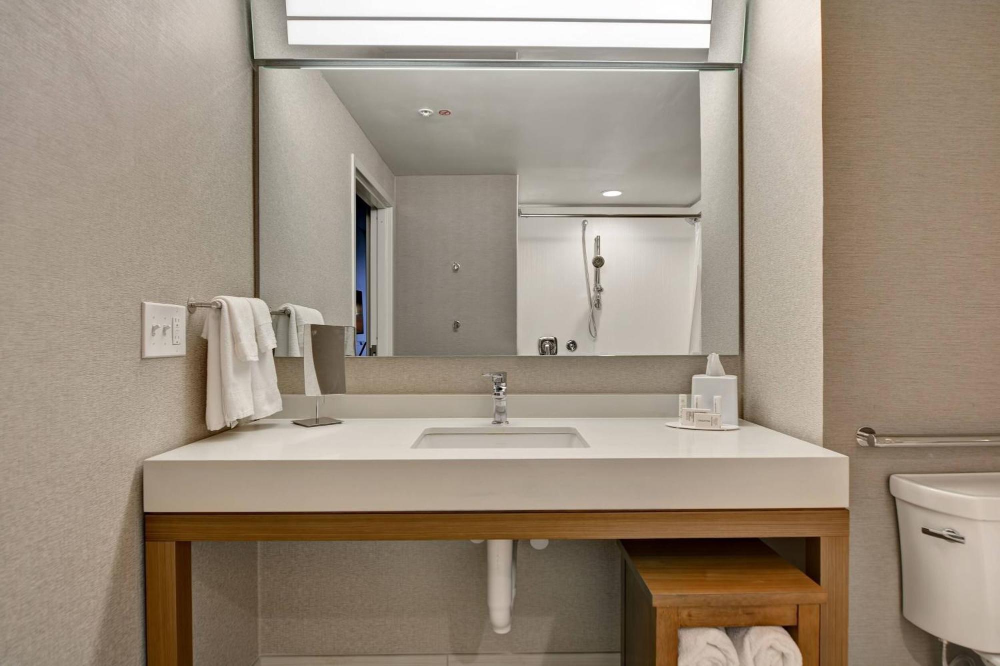 מלון Courtyard By Marriott Jackson מדיסון מראה חיצוני תמונה