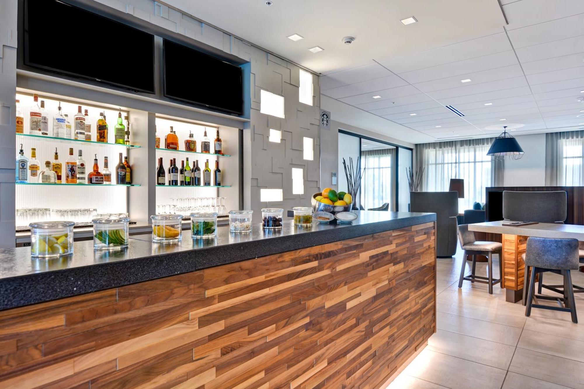 מלון Courtyard By Marriott Jackson מדיסון מראה חיצוני תמונה