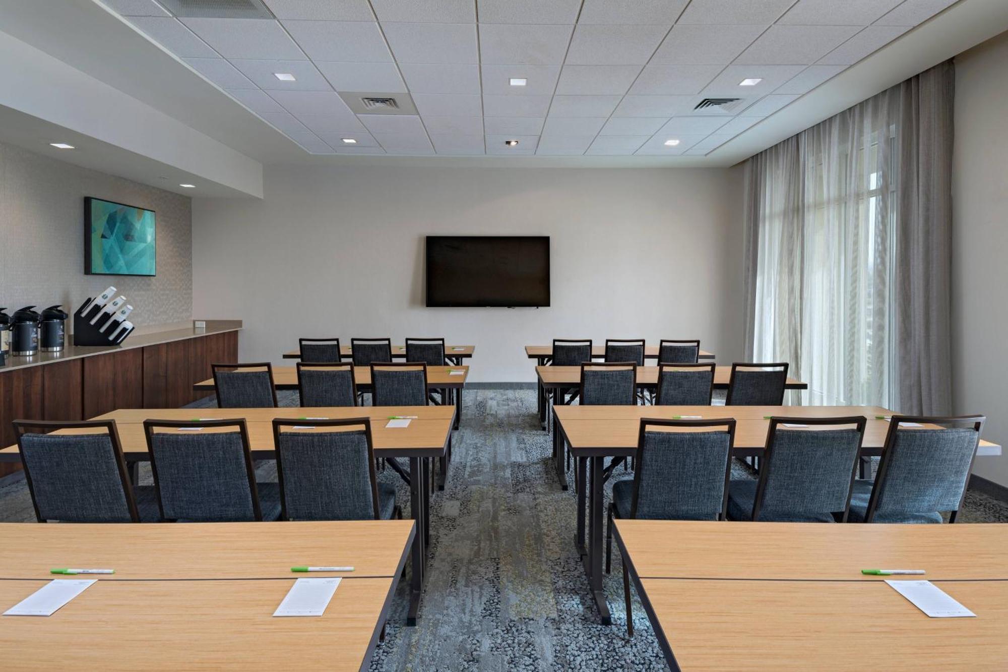 מלון Courtyard By Marriott Jackson מדיסון מראה חיצוני תמונה