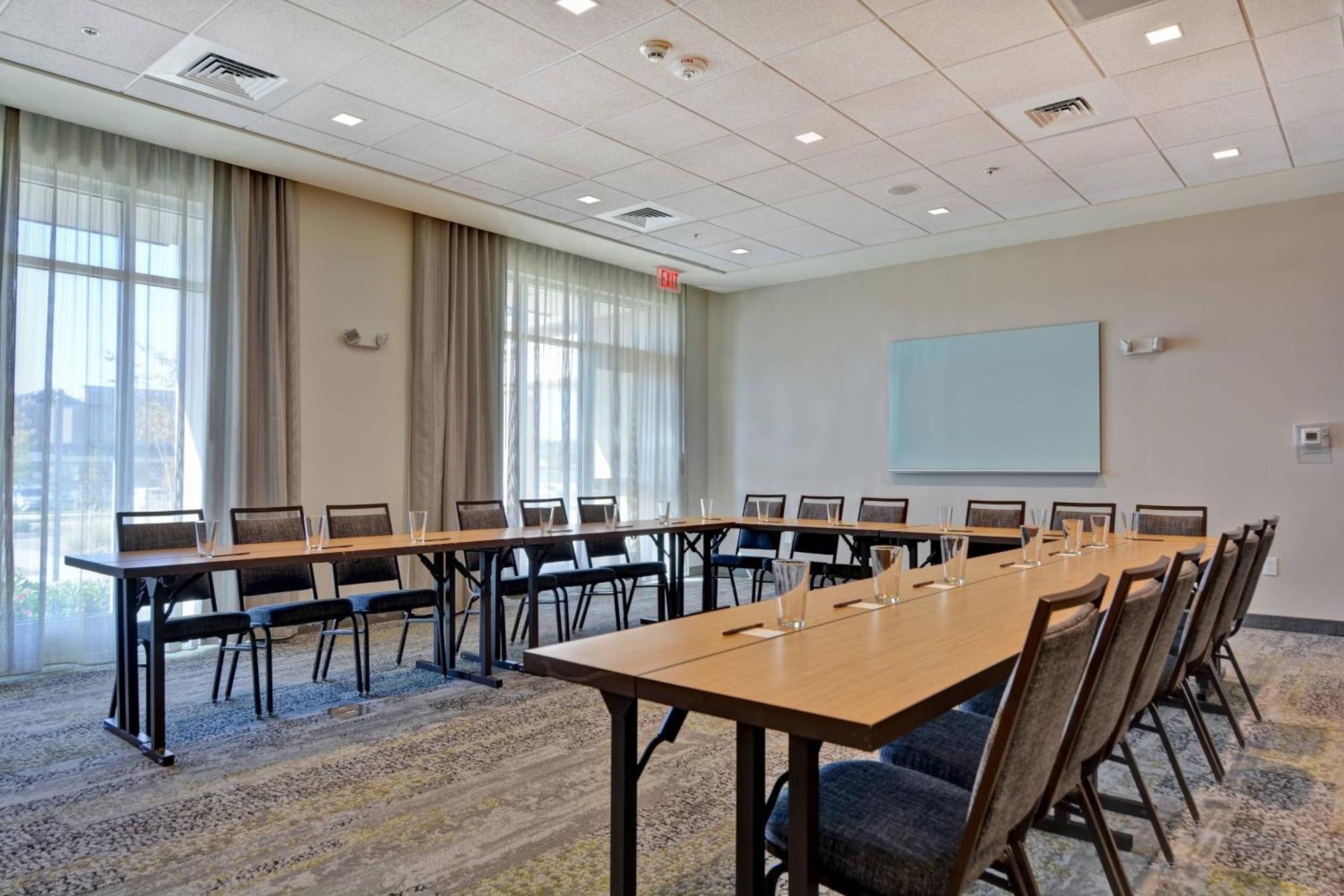 מלון Courtyard By Marriott Jackson מדיסון מראה חיצוני תמונה