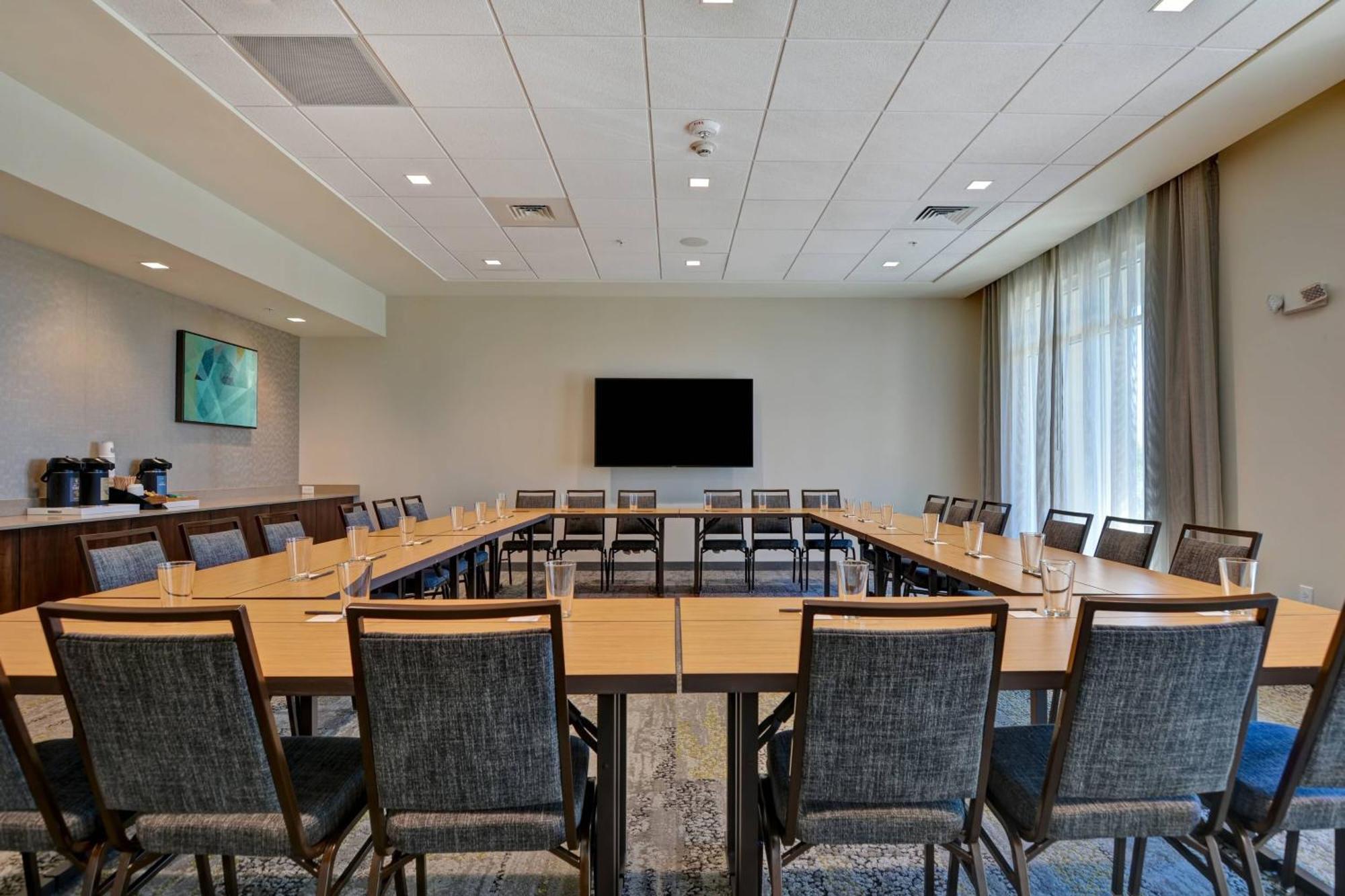 מלון Courtyard By Marriott Jackson מדיסון מראה חיצוני תמונה