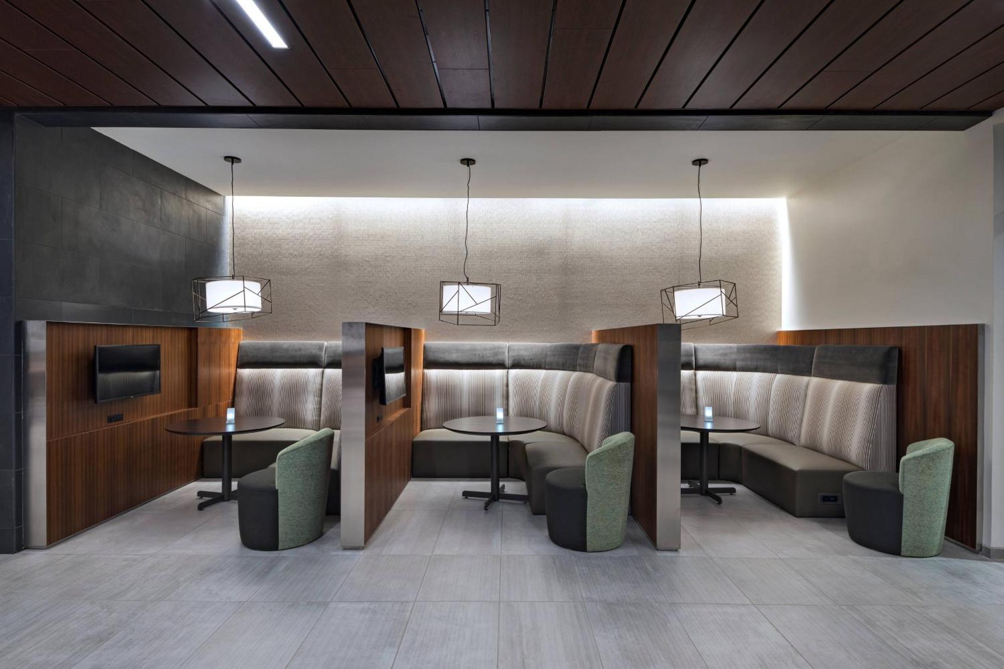 מלון Courtyard By Marriott Jackson מדיסון מראה חיצוני תמונה