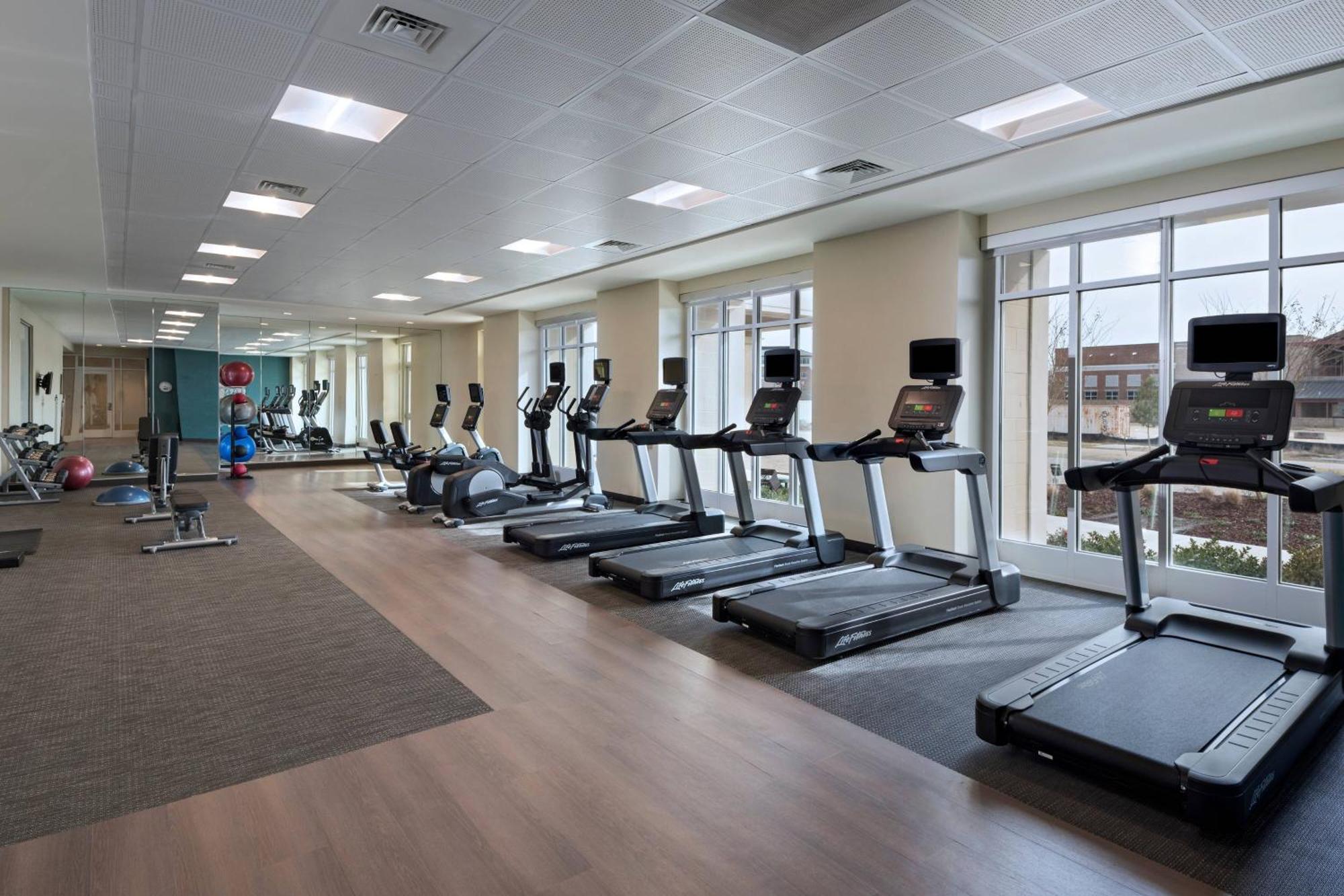 מלון Courtyard By Marriott Jackson מדיסון מראה חיצוני תמונה