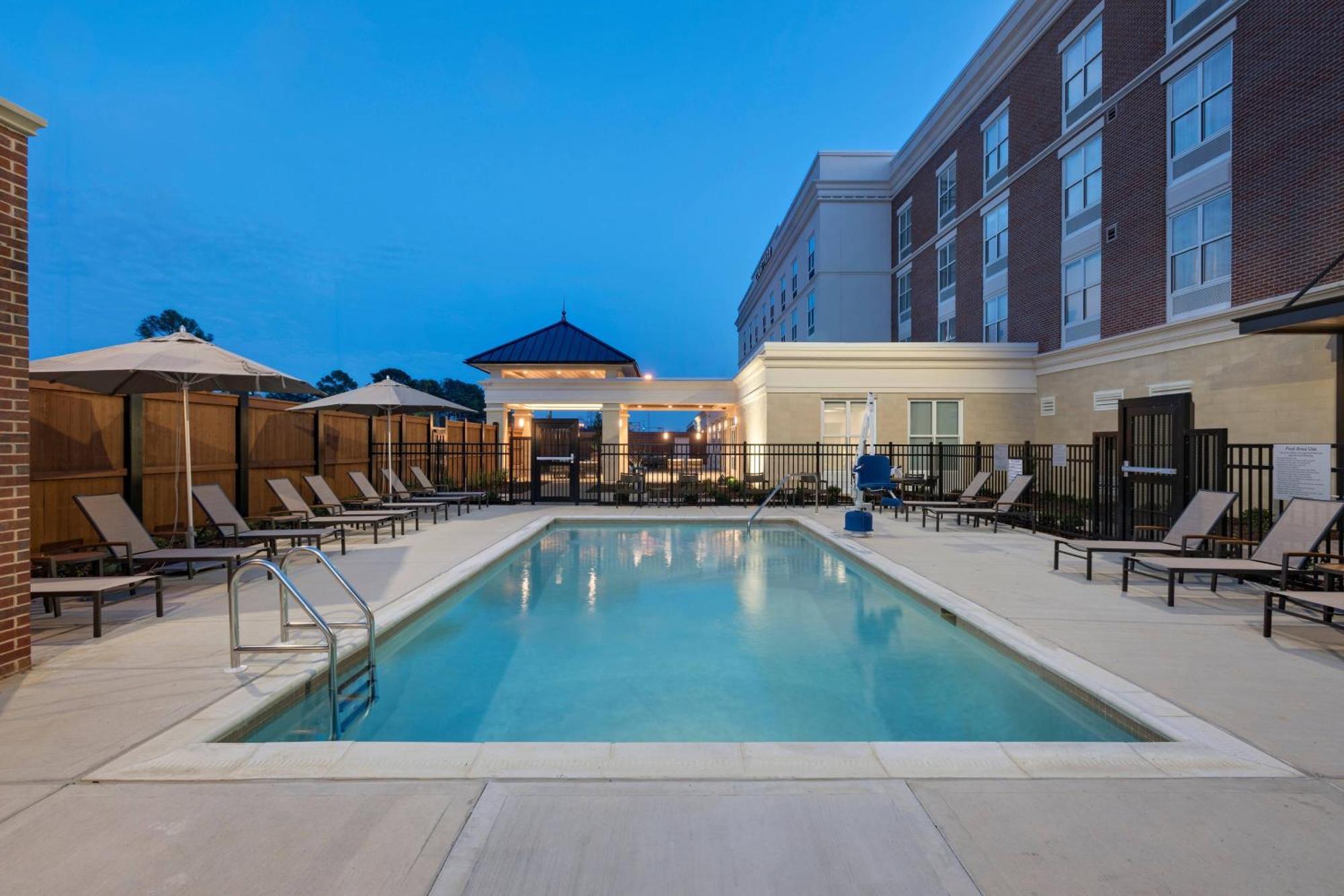 מלון Courtyard By Marriott Jackson מדיסון מראה חיצוני תמונה