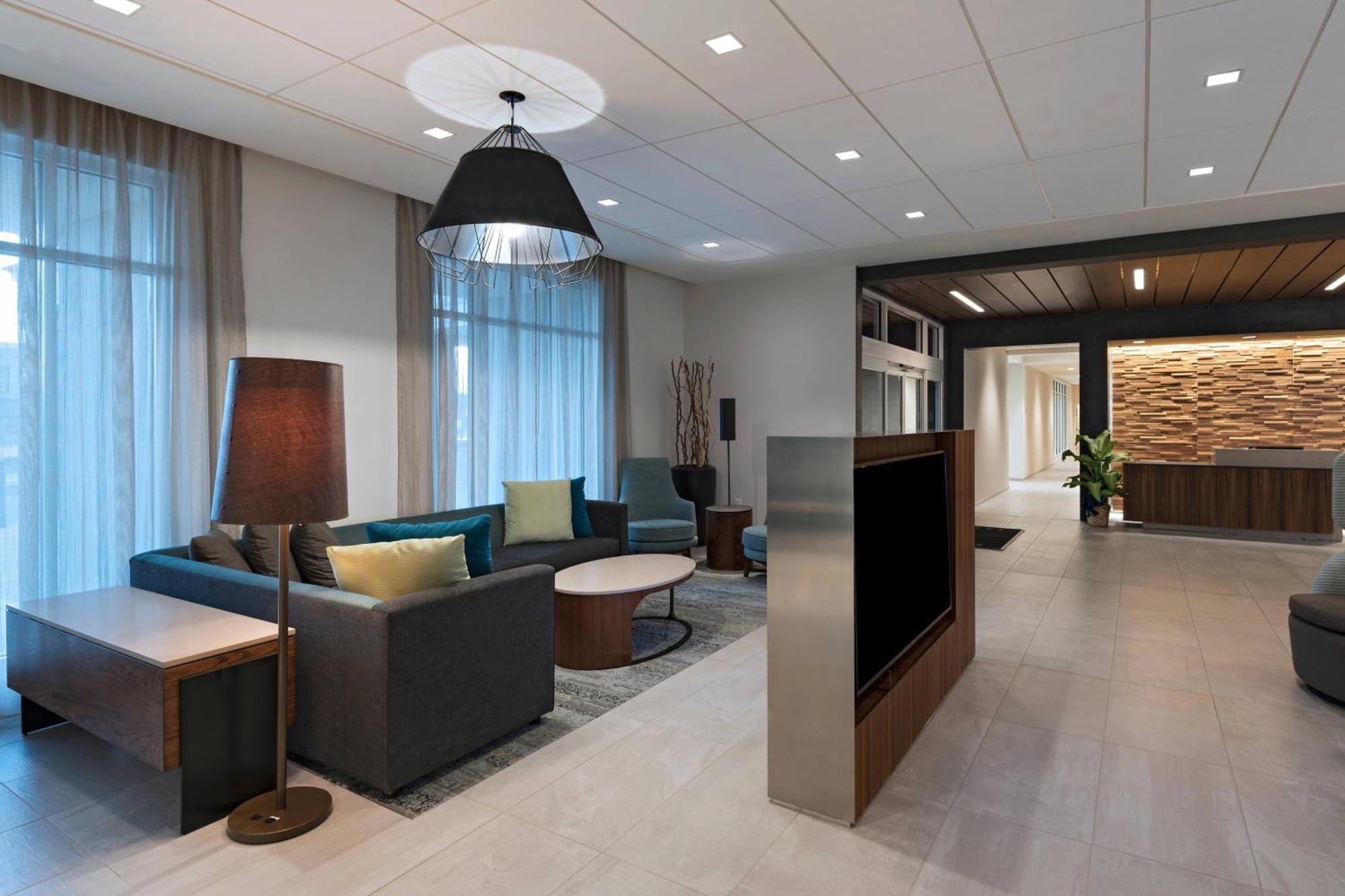 מלון Courtyard By Marriott Jackson מדיסון מראה חיצוני תמונה